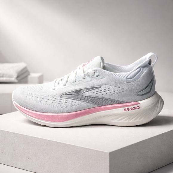 Brooks Shoes - Brand New In Box Brooks Glycerin 23 women's size 9.5. White and pink color way 🔥